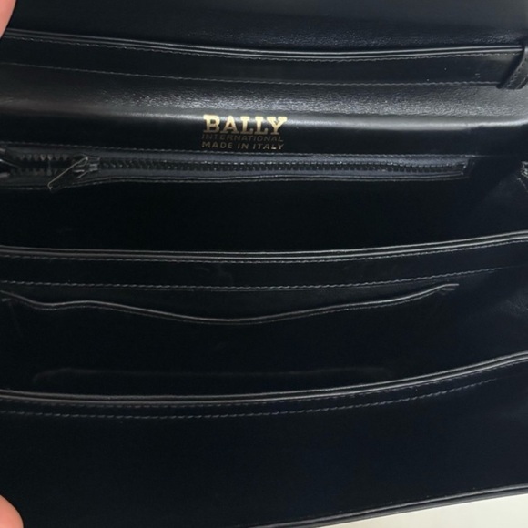 Bally vintage 90’s smooth leather black shoulder bag - Picture 13 of 15